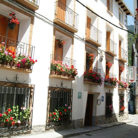 Hostal Pirineos Meliz Б'єльса Екстер'єр фото