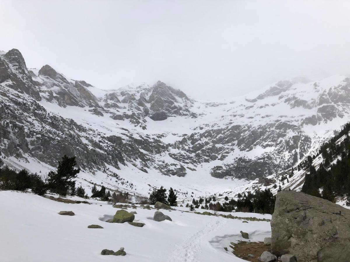 Hostal Pirineos Meliz Б'єльса Екстер'єр фото