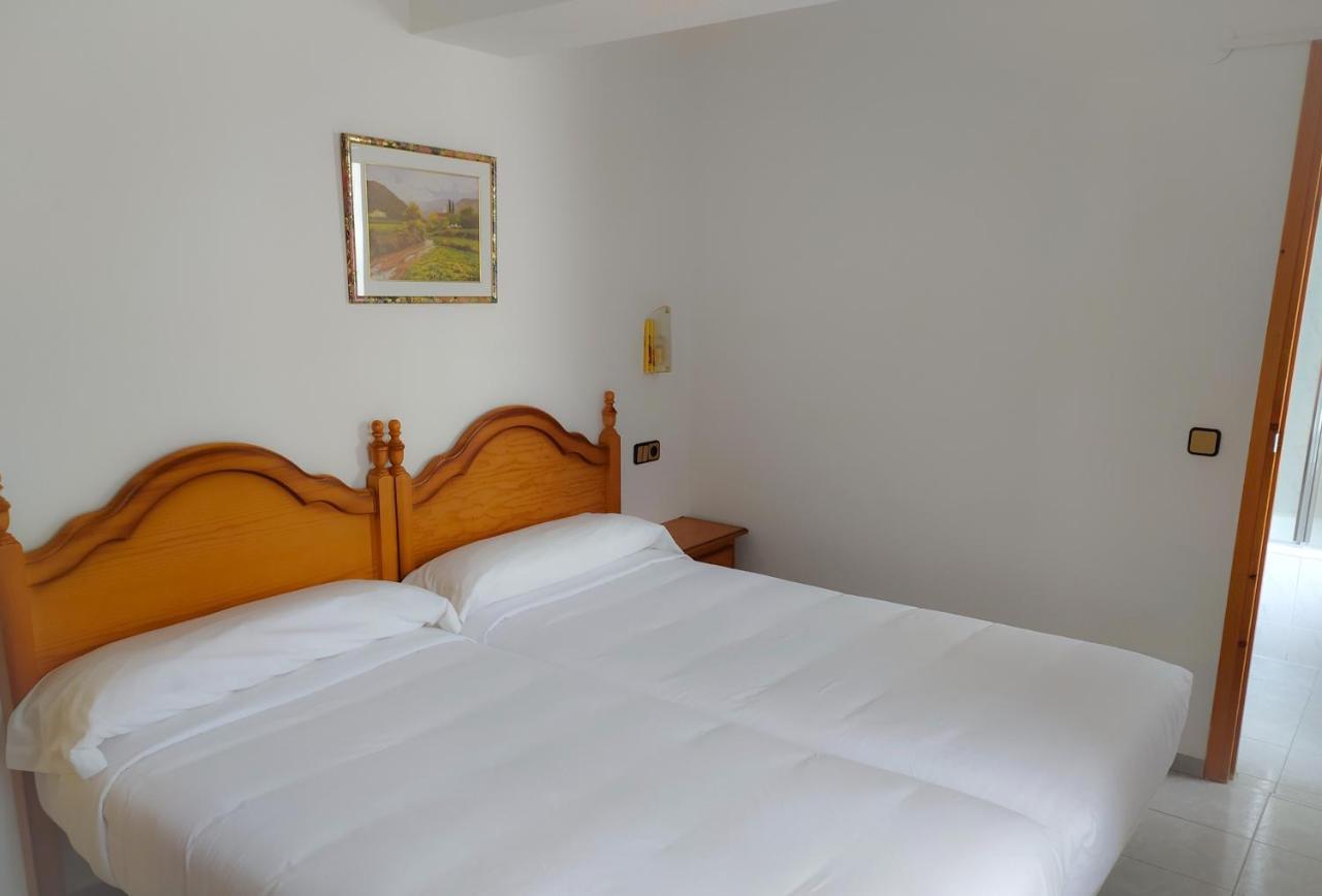 Hostal Pirineos Meliz Б'єльса Екстер'єр фото